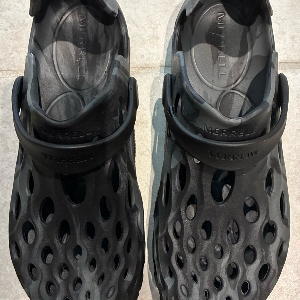 Merrell Men’s Black Ventilated Water Clogs